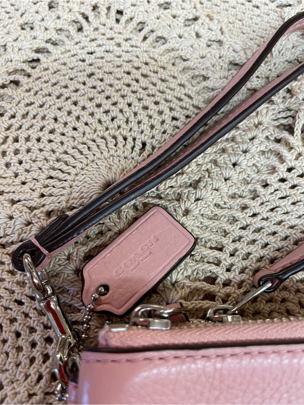 Coach Women's Pebble Leather double Zip Wristlet in pink with silver hardware - Picture 2 of 11